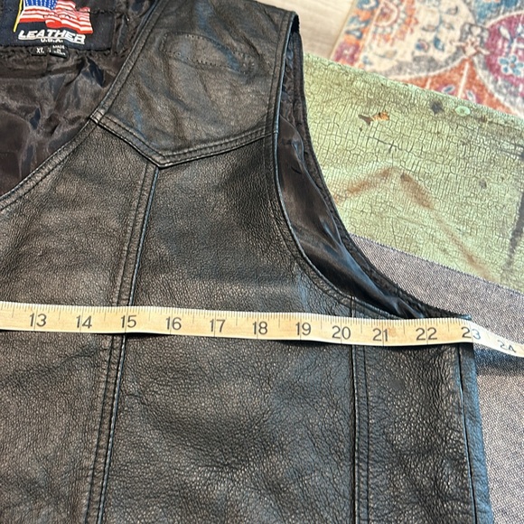 LEATHER MOTORCYCLE VEST AMERICAN FLAG BACK APPLIQUE & PATCH CL - Picture 4 of 5